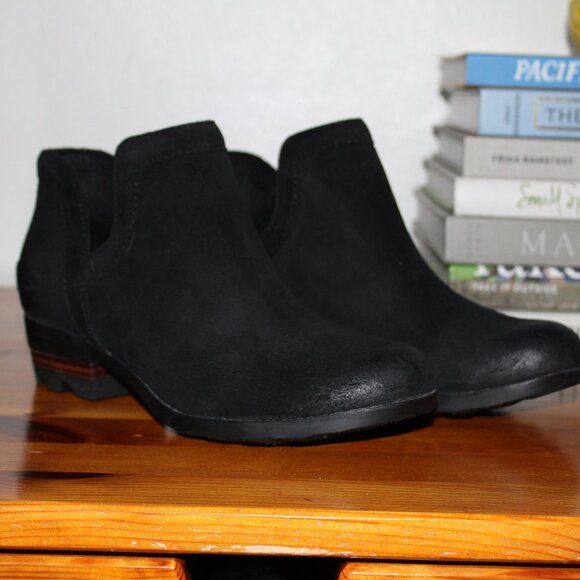 Sorel Lolla Black leather booties, women's size 7 - Picture 2 of 9